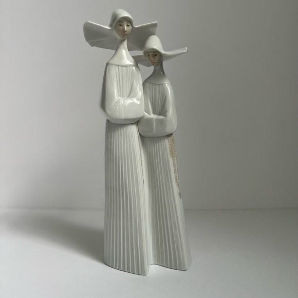 Lladro Nuns - Picture 6 of 7
